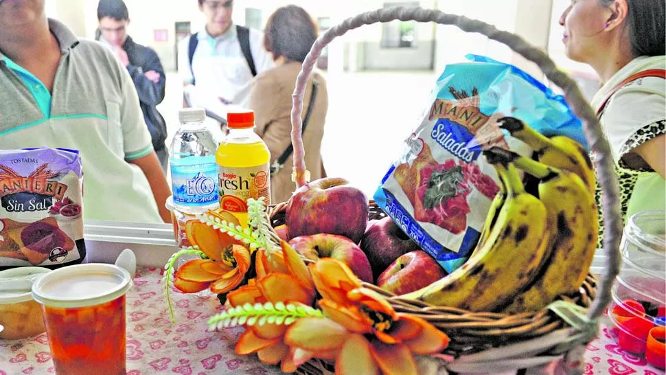 QUIOSCO SALUDABLE. Este tipo de productos deberán empezar a ofrecer las cantinas escolares. ARCHIVO