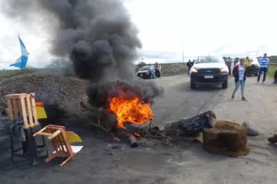 Vecinos de La Madrid le dan una tregua al Gobierno y levantaron el corte de la ruta 157
