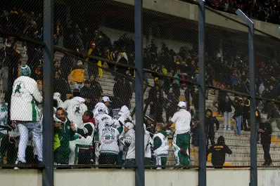 Peñarol podría recibir una dura sanción por los incidentes contra Palmeiras