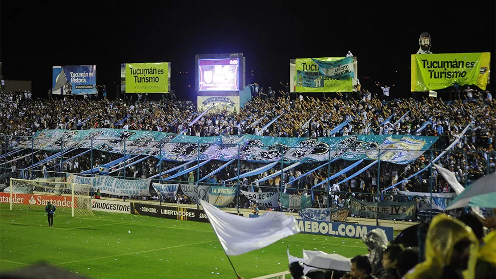 NUEVA FECHA COPERA. El Decano se medirá el martes con Peñarol. ARCHIVO LA GACETA / FOTO DE OSVALDO RIPOLL