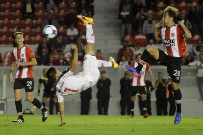 Independiente y Estudiantes no se pudieron sacar ventaja en Avellaneda