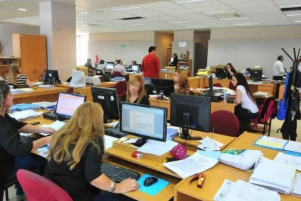 El Gobierno cambiará la forma en la que controla a los empleados públicos