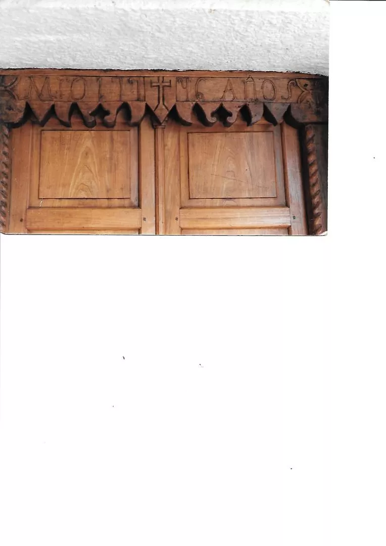 DINTEL DEL SIGLO XVIII. Se puede apreciar en la estancia tranqueña El Molino, de la familia Chebaia. 