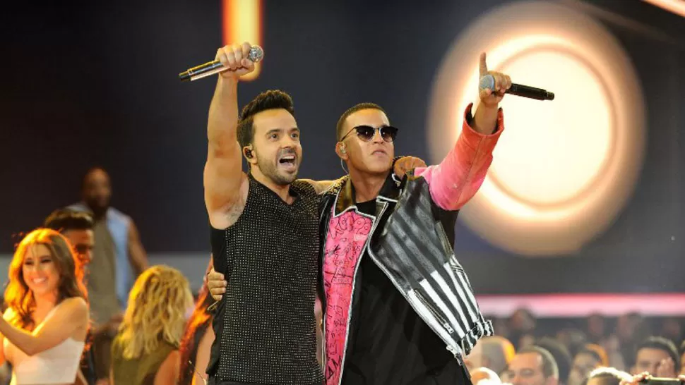LUIS FONSI Y DADDY YANKEE. Los artistas, en la gala de los Billboard Latinos.