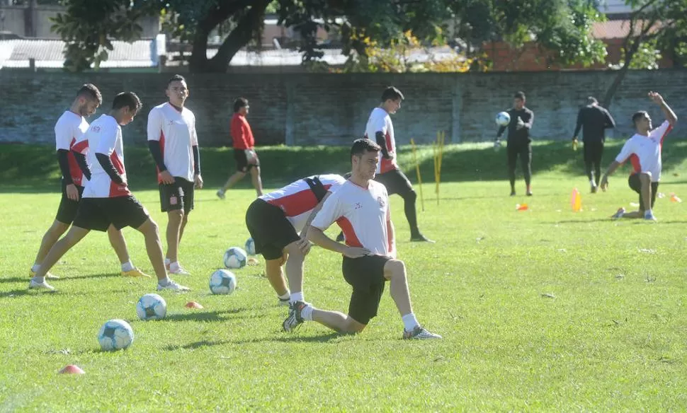 APRESTOS. El plantel de San Martín inrensificó los preparativos para el partido del domingo frente a Douglas Haig. la gaceta / foto de Antonio Ferroni