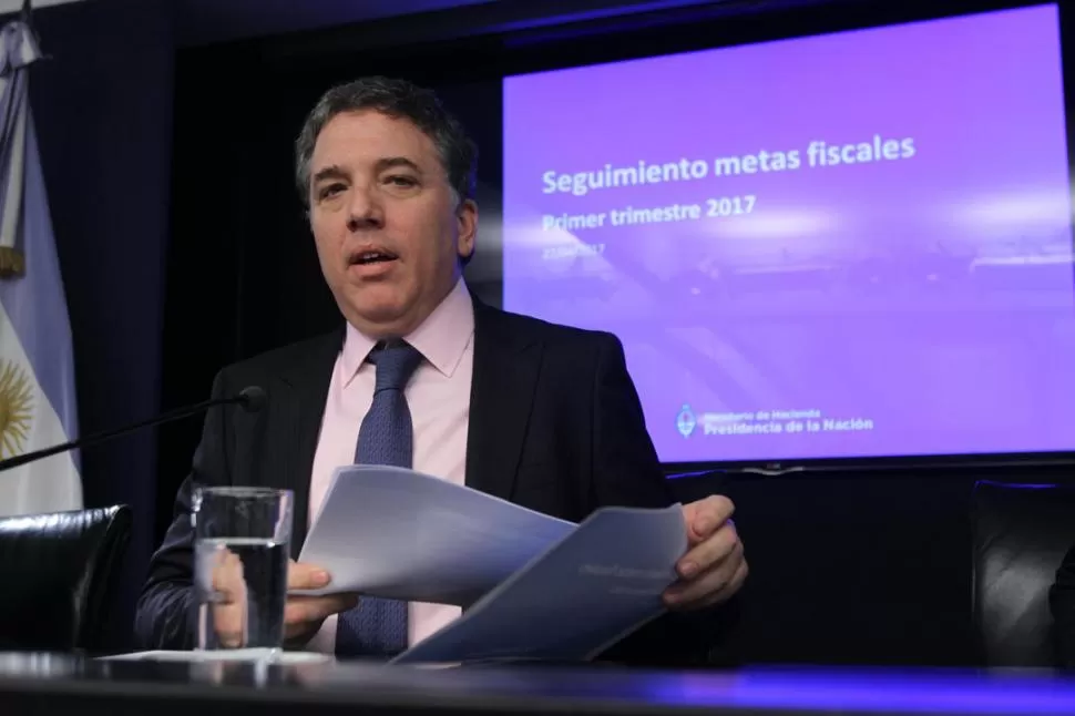 DÉFICIT. “Vamos a cumplir la meta del 4,2% del PBI”, indicó Dujovne. Dyn