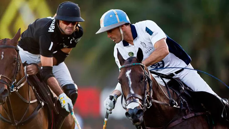 FACUNDO PIERES Y ADOLFO CAMBIASO (FOTO DE POLO LINE)