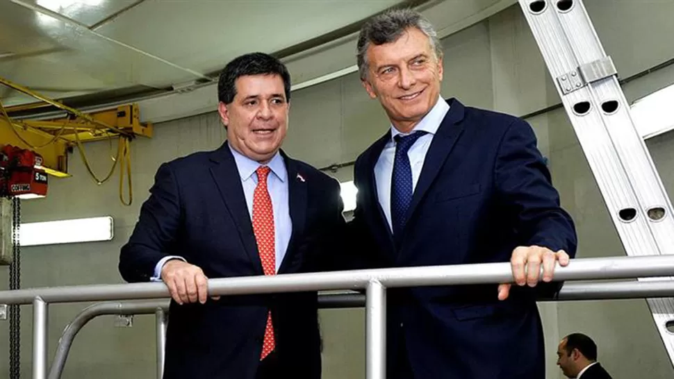 El presidente Mauricio Macri y su par de Paraguay Horacio Cartes. FOTO TOMADA DE AMBITO.COM