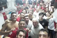 San Martín festejó en el vestuario la prolongación de la serie invicta