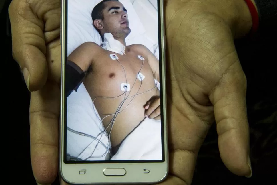 LA PRUEBA. Luis Reales estuvo varios días internado en un sanatorio.  