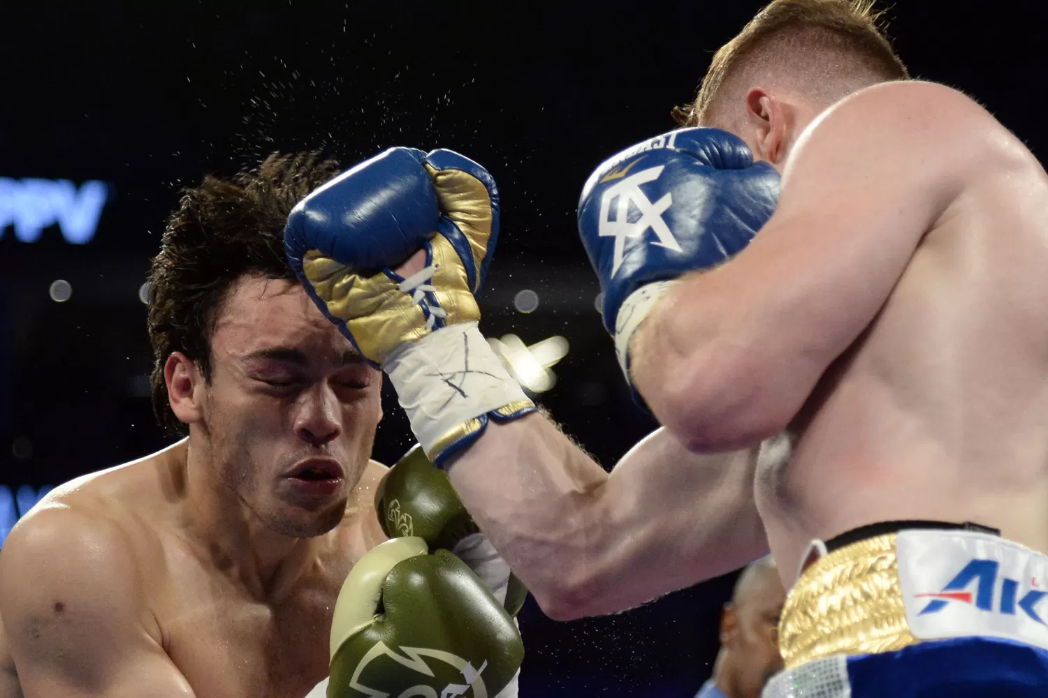 DOMINADOR. Canelo fue superior en todos los asaltos y le sacó casi 12 puntos de diferencia a Jr. REUTERS