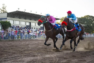 Critikov derrotó por media cabeza a Foster Spring