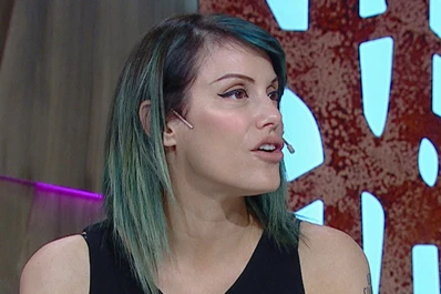 Video: el descuido hot de Connie Ansaldi en vivo