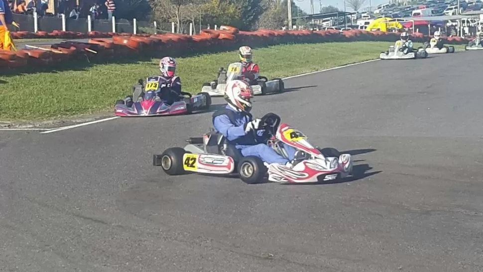 EN OTRO NIVEL. Antonini, que compite en la Grand Rotax National, mostró sus condiciones en el kartódromo internacional. gentileza vicente machín