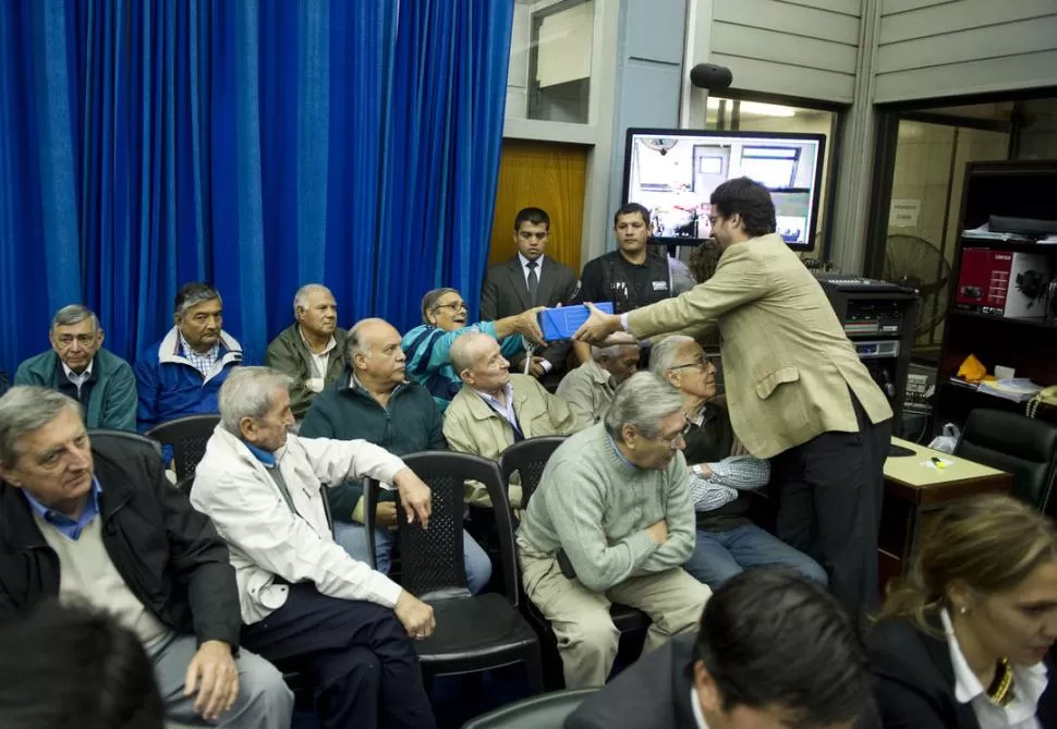 EN EL BANQUILLO DE LOS ACUSADOS. En 2013, el Tribunal Oral local condenó a 37 de los imputados de la megacausa Arsenales II-Jefatura II. la gaceta / FOTO DE JORGE OLMOS SGROSSO (archivo)