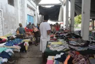 Continuarán los operativos para que los feriantes no se instalen en la cancha de Atlético