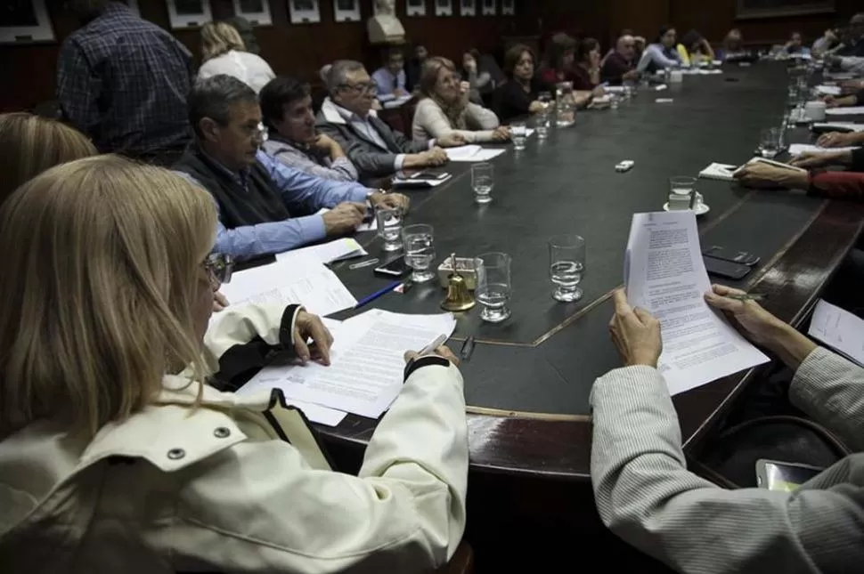 DISCUSIONES. La Nación instó a las universidades a que cumplan con el trámite de reconocimiento oficial. FOTO de JOSE SALDIAS