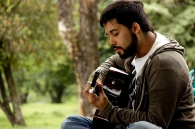 Eric Aguirre dobla la apuesta por su “Eternidad”