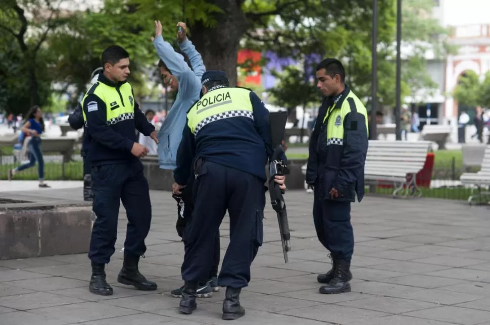 LA BATALLA CAMPAL. Ocurrió en octubre pasado a lo largo de la 25. 