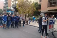 Alumnos y profesores del Gymnasium realizaron una marcha de silencio para recordar a Matías Albornoz