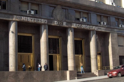 Cuentas públicas, en rojo: hubo un déficit del 47% más que en 2016