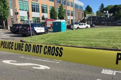 Dos personas fueron asesinadas por intentar frenar un incidente racista en un tren