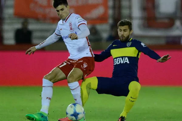 Huracán le empató en el último minuto a Boca, que sigue en la punta