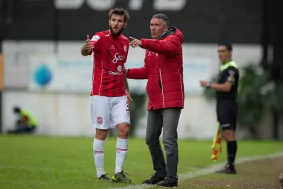 Cagna, contento y relajado