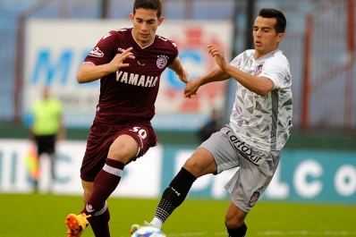Lanús venció a Arsenal y se metió en la pelea por las copas
