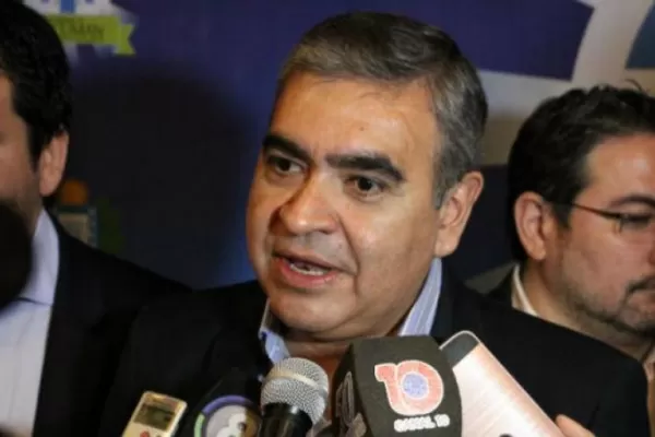 Alfaro: “usan la política para volverse millonarios”