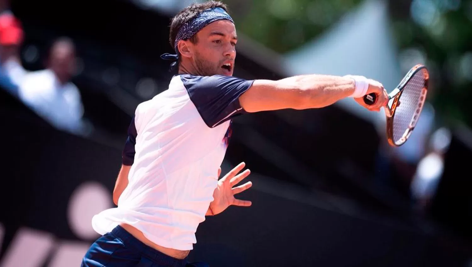 Nicolás KIcker derrotó a Damir Dzumhur  y su próximo rival será Cuevas.
FOTO TOMADA DE TWITTER OFICIAL ROLAND GARROS