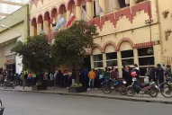 Con cuadras de cola, comenzó la venta de entradas para el partido entre Atlético y River