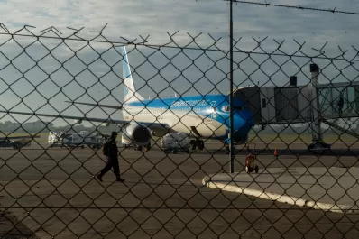 Quince preguntas y respuestas sobre el traslado entre el aeropuerto tucumano y el de Termas