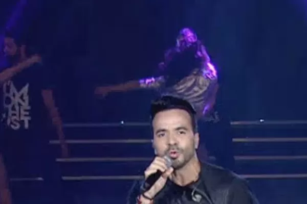 Luis Fonsi cerró la noche de Showmatch 2017 con su hit Despacito