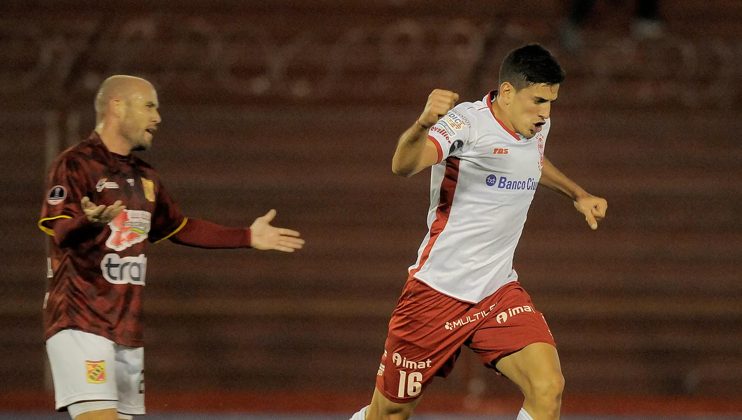 Huracán goleó a Anzoátegui 4-0 y avanzó en la Copa Sudamericana