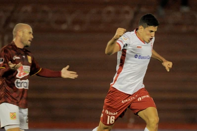 Huracán goleó a Anzoátegui 4-0 y avanzó en la Copa Sudamericana