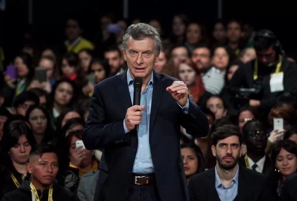 CLARO Y DIDÁCTICO. En la inauguración de la muestra, Macri instó a los jóvenes a creer en sí mismos. Dyn
