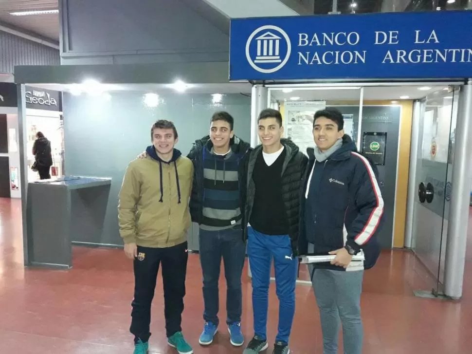 VIAJEROS. Demare, Alurralde, Cagna y Toledo partieron a Buenos Aires. gentileza lucas alurralde