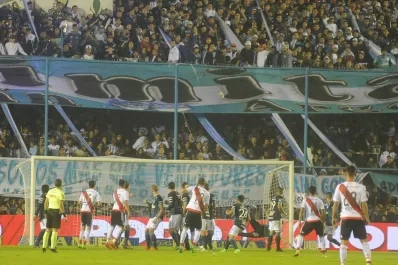 Dos jóvenes fueron atacadas a la salida del partido entre Atlético y River