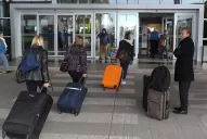 Video: qué opinaron los pasajeros del cierre del aeropuerto y de los traslados