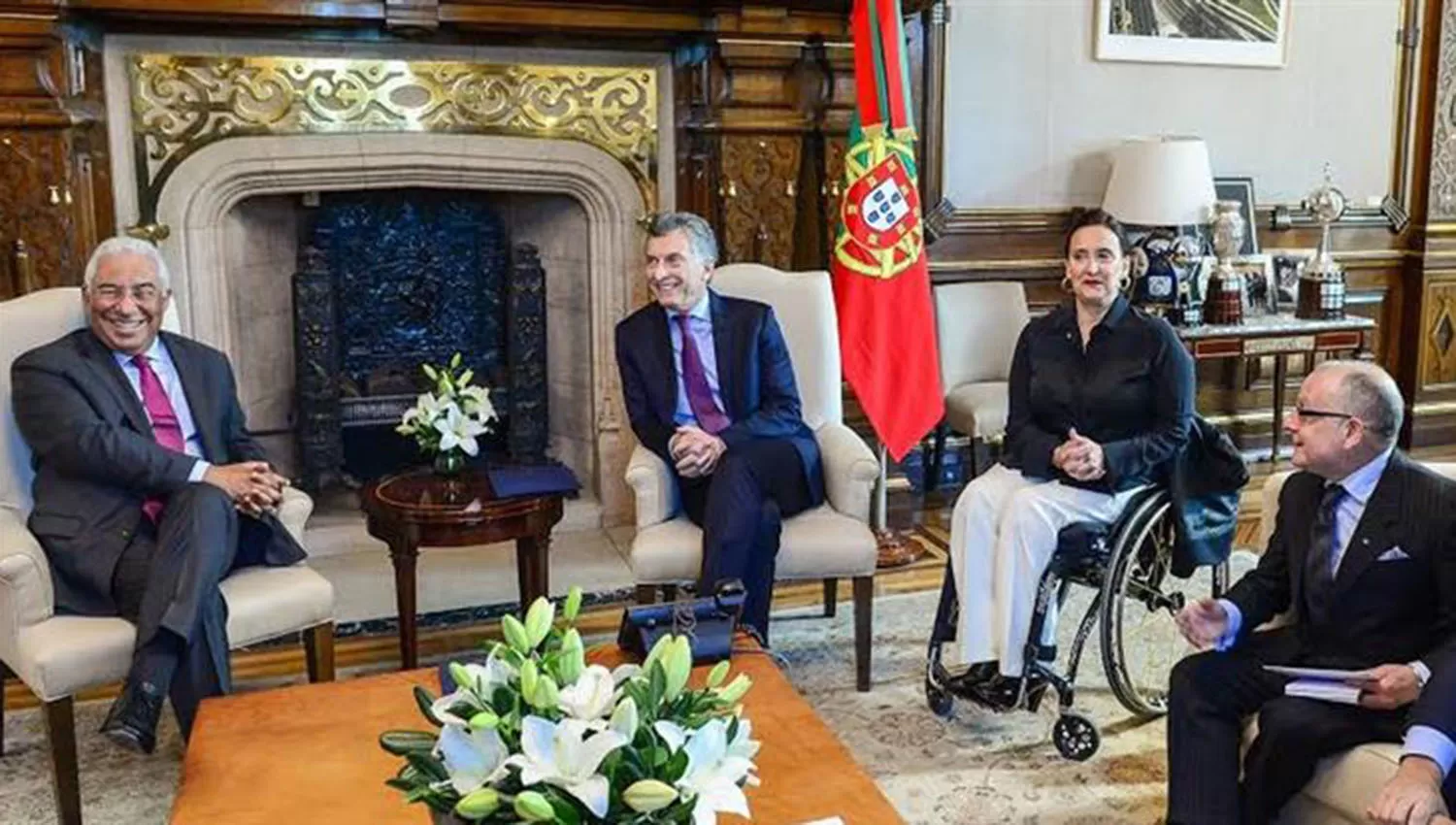 Antonio Costa (a la izquierda de la imagen), junto a Macri y Michetti. FOTO TOMADA DE AMBITO.COM