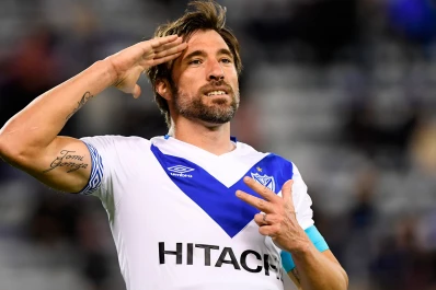 Vélez le dio otro cachetazo a Sarmiento y engrosó su promedio