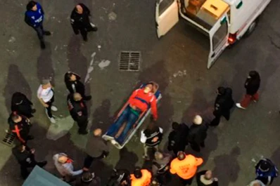 Un hincha de River cayó al vacío desde la tribuna y está grave