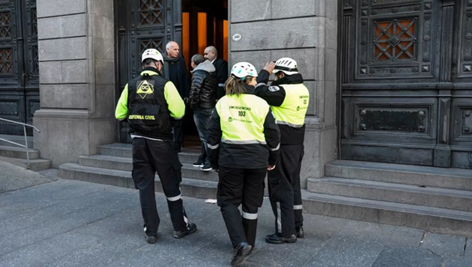 EVACUARON EL SENADO. FOTO TOMADA DE CADENA3.COM.AR