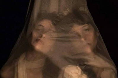 Las Pláate son hermanas arriba y abajo del escenario