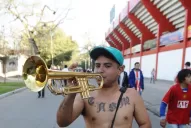 Claudio expresa a través de la música la alegría que le genera ser de San Martín