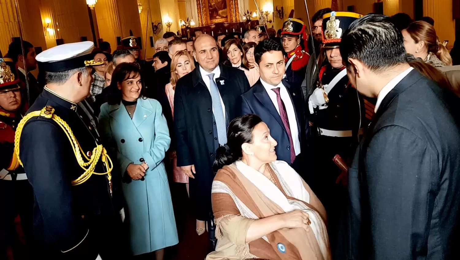 LUEGO DE TEDEUM. Michetti y Manzur abandonan la Catedral. LA GACETA / NATALIA VIOLA