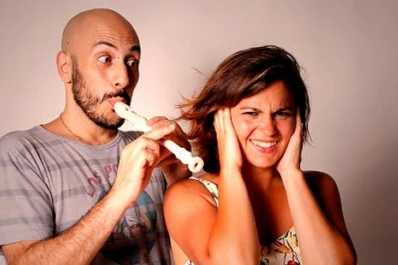 “Rayuela” salta de la vejez al sexo