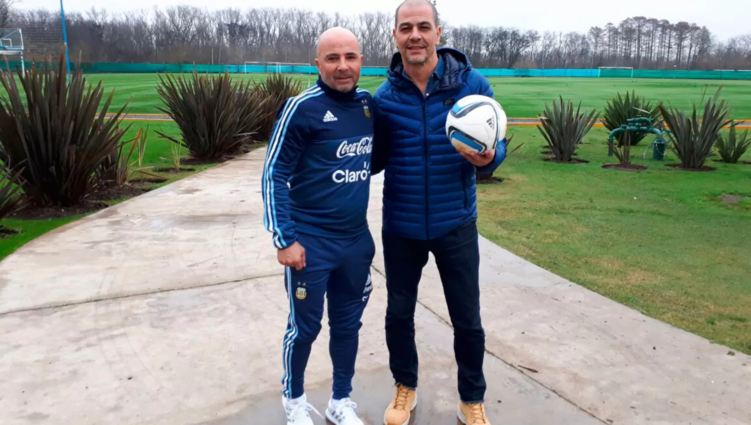 Jorge Sampaoli y Sergio Hernández.
FOTO TOMADA DE PRENSA SELECCIÓN NACIONAL DE FÚTBOL