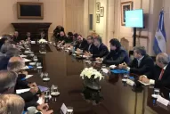 Frentes de todo el país salen a cazar votos